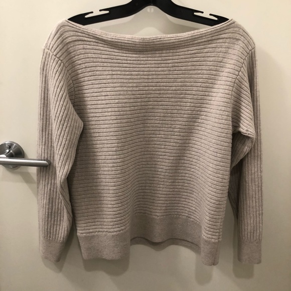 Women's Ribbed Gray Sweater - Picture 4 of 8